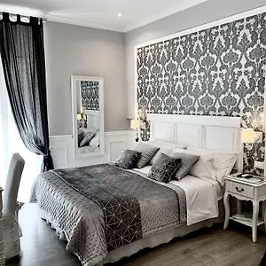 Bed & Breakfast Charme & Chic, Rome