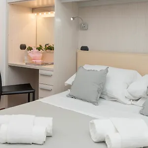 Guest house Andenis Luxury House, Rome